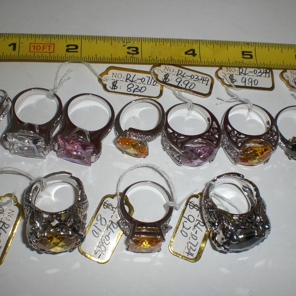 10 Amazing Rhinestone White Gold Realistic Rings - Picture 4 of 5